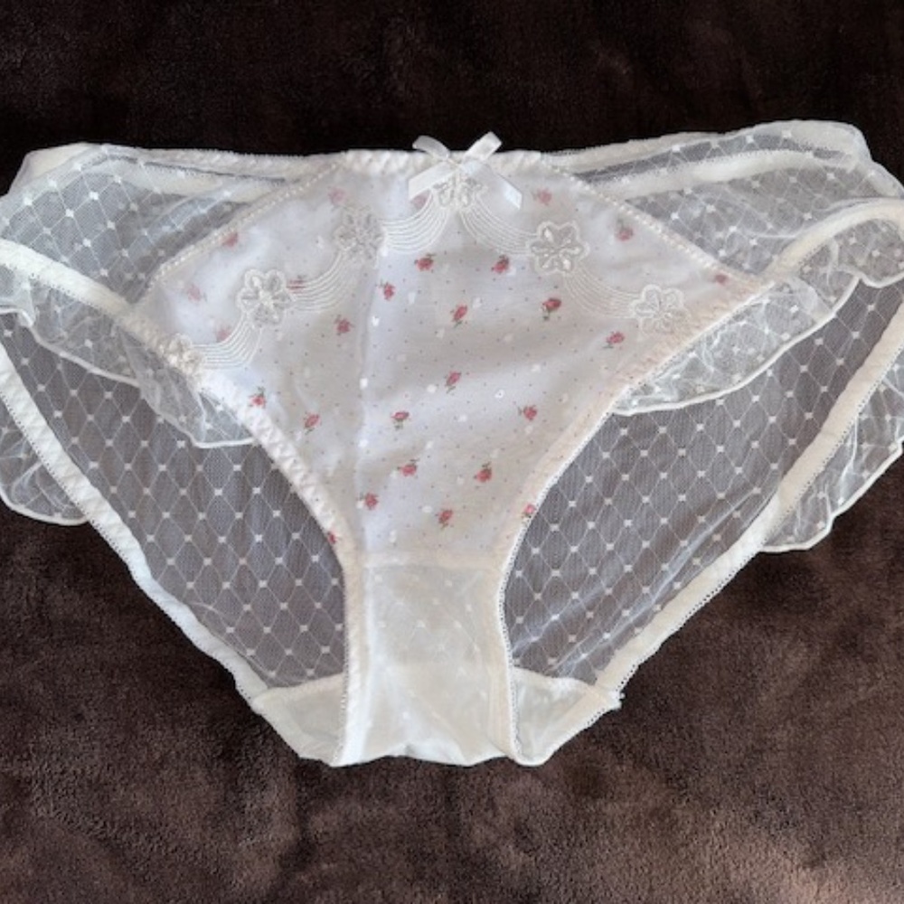 White lace Lolita Kawaii Panties. White Bridal Panties.  28" to 38" waist